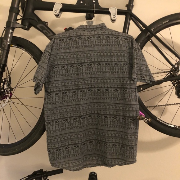 Earthbound Band-Collared shirt - Picture 2 of 3